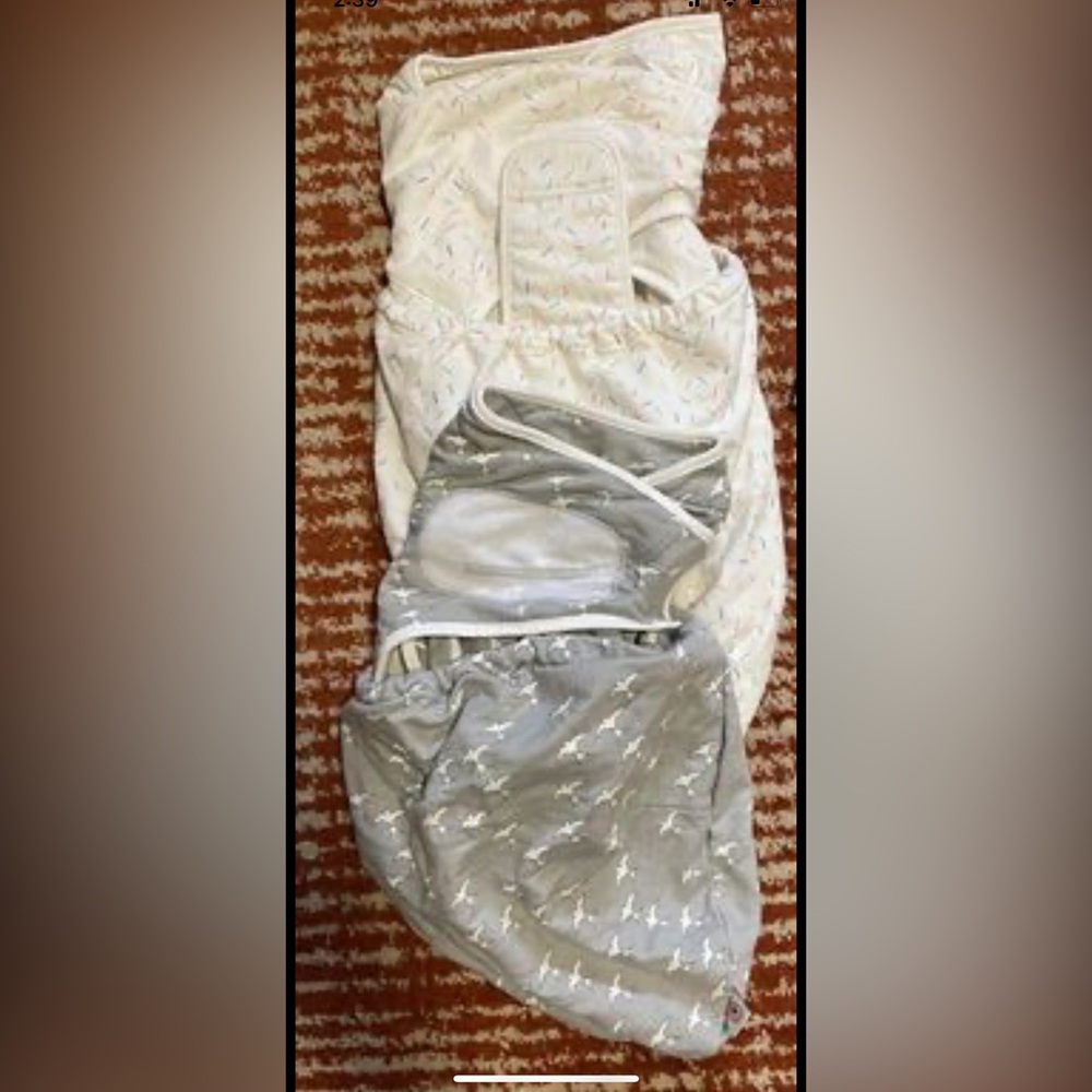 NWOT - Set of 2 Ergobaby swaddles